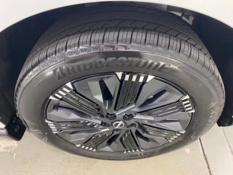 More photos of 2025 Nissan Murano Platinum at Woody Folsom Nissan of Baxley, GA