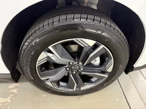 More photos of 2025 Nissan Murano SL at Woody Folsom Nissan of Baxley, GA