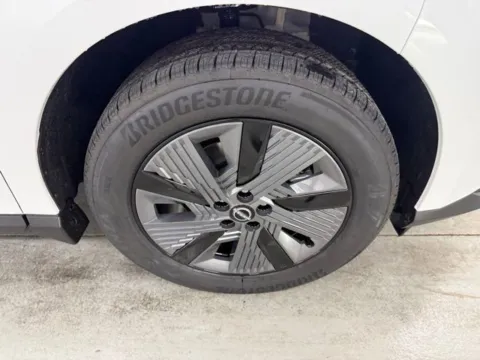 More photos of 2025 Nissan Murano SL at Woody Folsom Nissan of Baxley, GA