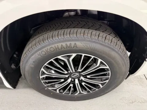 More photos of 2026 Nissan Armada SL at Woody Folsom Nissan of Baxley, GA