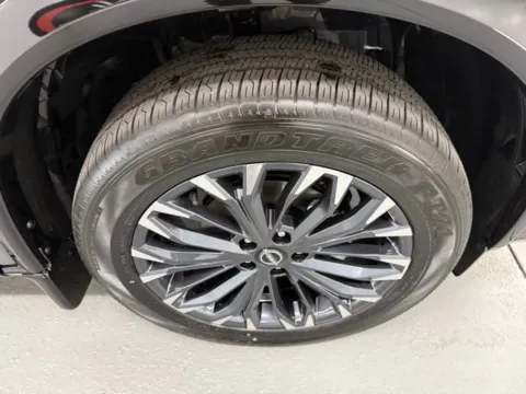 More photos of 2026 Nissan Rogue Platinum at Woody Folsom Nissan of Baxley, GA