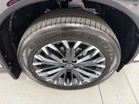 More photos of 2026 Nissan Rogue Platinum at Woody Folsom Nissan of Baxley, GA