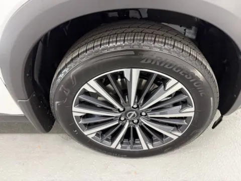 More photos of 2026 Nissan Pathfinder Platinum at Woody Folsom Nissan of Baxley, GA