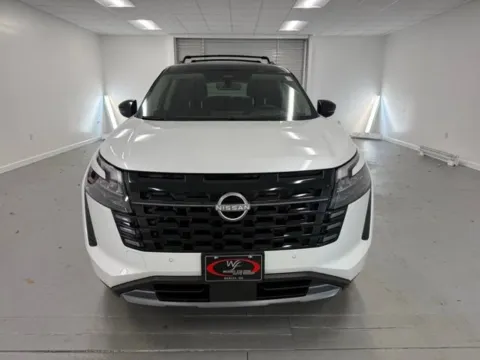 Photos of 2026 Nissan Pathfinder Platinum for sale in Baxley, GA at Woody Folsom Nissan of Baxley