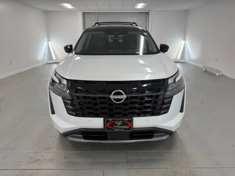 Photos of 2026 Nissan Pathfinder Platinum for sale in Baxley, GA at Woody Folsom Nissan of Baxley