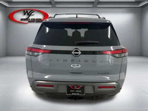 More photos of 2026 Nissan Pathfinder Platinum at Woody Folsom Nissan of Baxley, GA