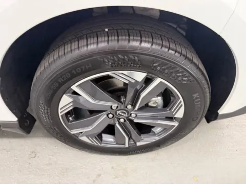 More photos of 2026 Nissan Murano SV at Woody Folsom Nissan of Baxley, GA