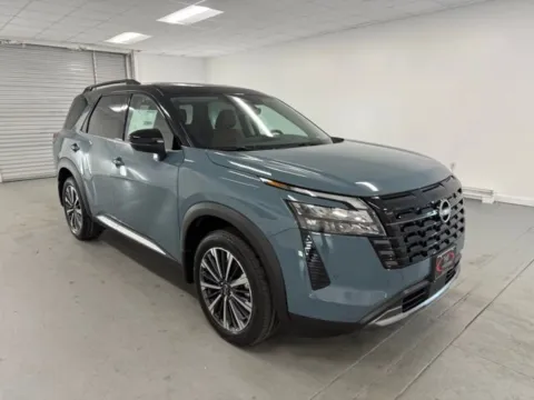 Another view of 2026 Nissan Pathfinder Platinum for sale in Baxley, GA at Woody Folsom Nissan of Baxley