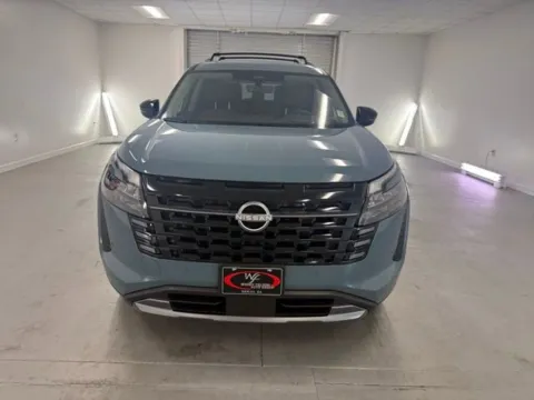 Photos of 2026 Nissan Pathfinder Platinum for sale in Baxley, GA at Woody Folsom Nissan of Baxley