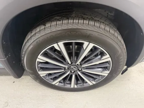 More photos of 2026 Nissan Pathfinder Platinum at Woody Folsom Nissan of Baxley, GA