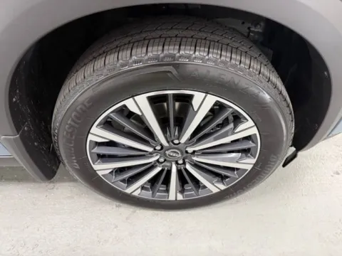 More photos of 2026 Nissan Pathfinder Platinum at Woody Folsom Nissan of Baxley, GA