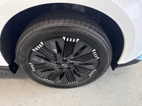 More photos of 2026 Nissan Murano Platinum at Woody Folsom Nissan of Baxley, GA