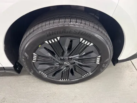 More photos of 2026 Nissan Murano Platinum at Woody Folsom Nissan of Baxley, GA