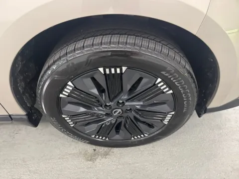 More photos of 2026 Nissan Murano Platinum at Woody Folsom Nissan of Baxley, GA