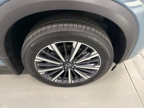 More photos of 2026 Nissan Pathfinder Platinum at Woody Folsom Nissan of Baxley, GA