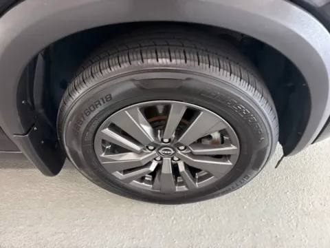 More photos of 2022 Nissan Pathfinder SV at Woody Folsom Nissan of Baxley, GA