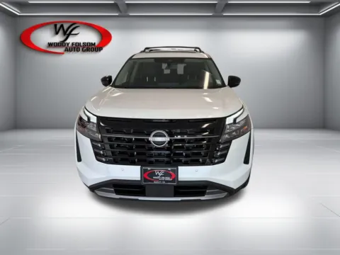 Photos of 2026 Nissan Pathfinder Platinum for sale in Baxley, GA at Woody Folsom Nissan of Baxley