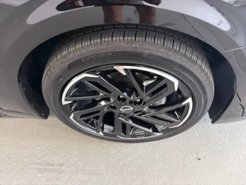 More photos of 2027 Nissan Sentra SR at Woody Folsom Nissan of Baxley, GA