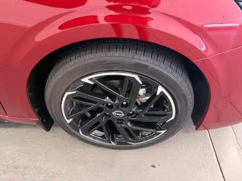 More photos of 2027 Nissan Sentra SR at Woody Folsom Nissan of Baxley, GA