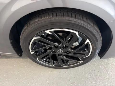 More photos of 2027 Nissan Sentra SR at Woody Folsom Nissan of Baxley, GA