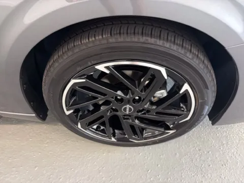 More photos of 2027 Nissan Sentra SR at Woody Folsom Nissan of Baxley, GA