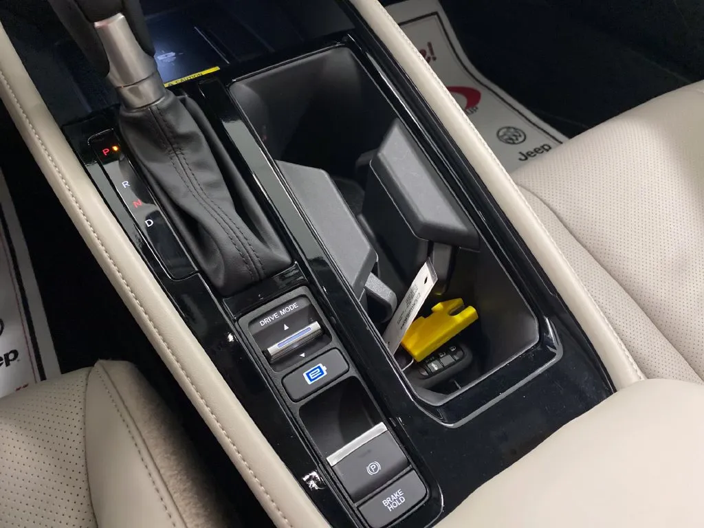 2025 Honda Accord Hybrid Touring - Photo 18