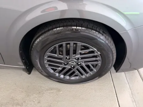 More photos of 2027 Nissan Sentra SV at Woody Folsom Nissan of Baxley, GA