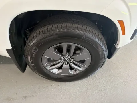 More photos of 2027 Nissan Frontier SV at Woody Folsom Nissan of Baxley, GA