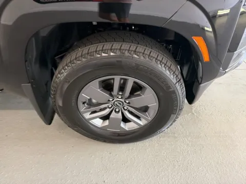 More photos of 2027 Nissan Frontier SV at Woody Folsom Nissan of Baxley, GA