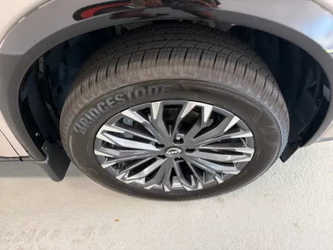 More photos of 2026 Nissan Rogue Platinum at Woody Folsom Nissan of Baxley, GA