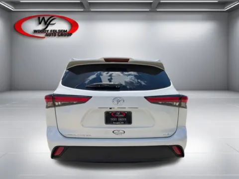 More photos of 2023 Toyota Highlander XLE at Woody Folsom Nissan of Baxley, GA