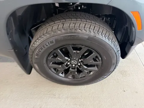 More photos of 2027 Nissan Frontier SV at Woody Folsom Nissan of Baxley, GA