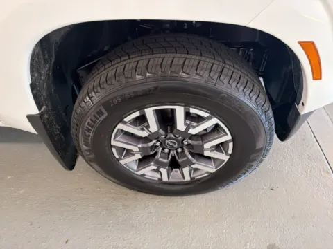 More photos of 2027 Nissan Frontier SV at Woody Folsom Nissan of Baxley, GA
