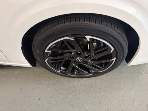 More photos of 2027 Nissan Sentra SR at Woody Folsom Nissan of Baxley, GA