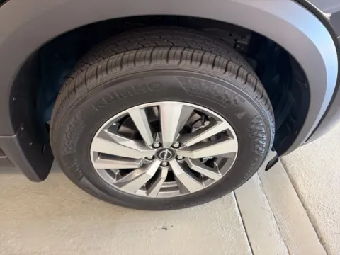 More photos of 2026 Nissan Pathfinder SL at Woody Folsom Nissan of Baxley, GA