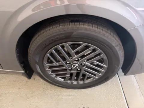 More photos of 2027 Nissan Sentra SV at Woody Folsom Nissan of Baxley, GA