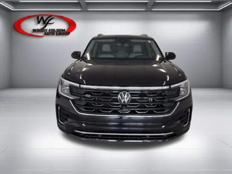 Photos of 2024 Volkswagen Atlas 2.0T SEL Premium R-Line for sale in Baxley, GA at Woody Folsom Nissan of Baxley