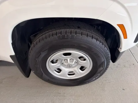 More photos of 2027 Nissan Frontier S at Woody Folsom Nissan of Baxley, GA