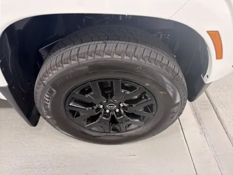 More photos of 2027 Nissan Frontier SV at Woody Folsom Nissan of Baxley, GA