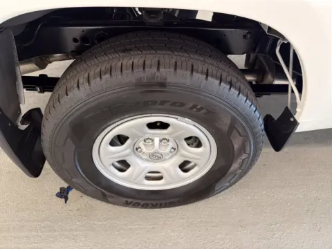 More photos of 2027 Nissan Frontier S at Woody Folsom Nissan of Baxley, GA