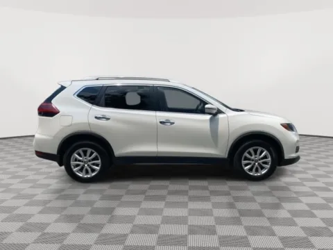 More photos of 2019 Nissan Rogue SV at Payless Car Sales, SC