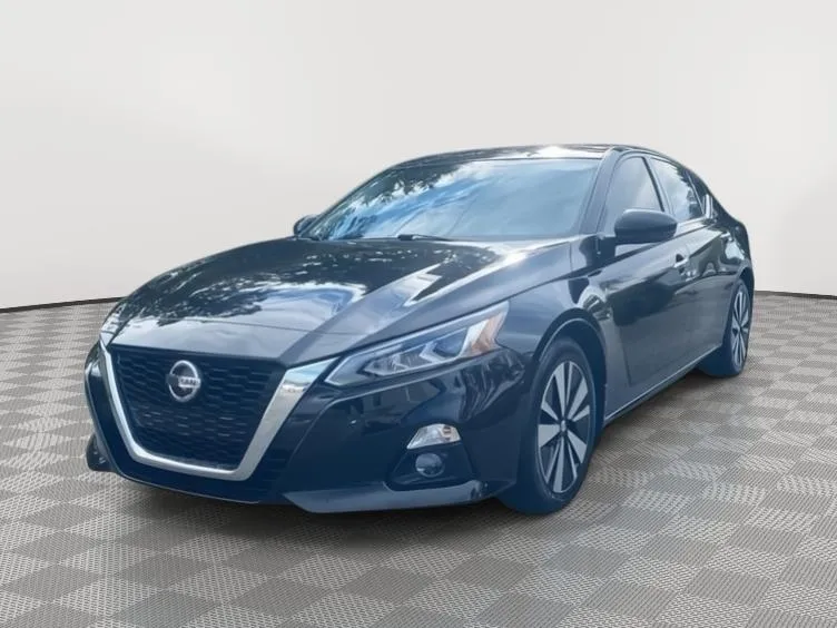 Black 2019 Nissan Altima 2.5 SV for sale in North Charleston, SC