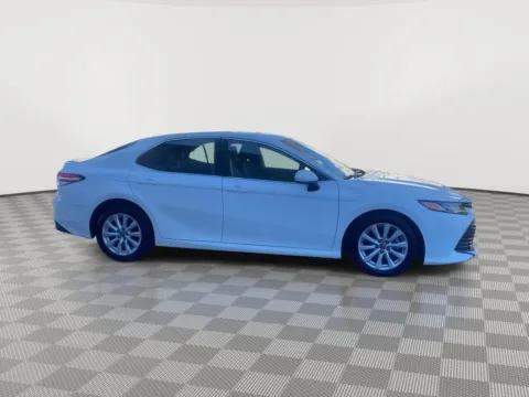 More photos of 2018 Toyota Camry LE at Payless Car Sales, SC