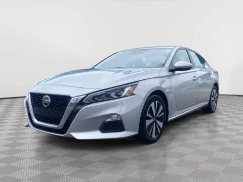 Photos of 2022 Nissan Altima 2.5 SV for sale in North Charleston, SC at Payless Car Sales