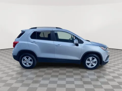 More photos of 2022 Chevrolet Trax LT at Payless Car Sales, SC