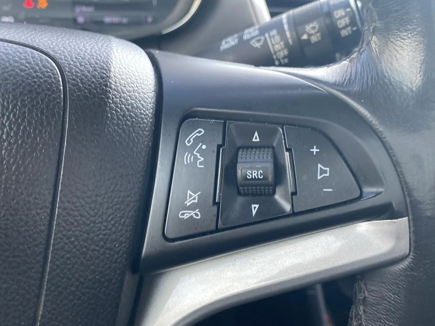 2022 Chevrolet Trax LT - Photo 17