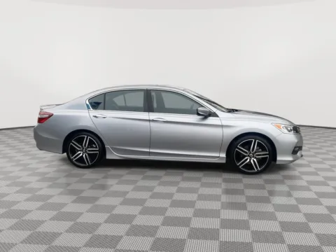 More photos of 2017 Honda Accord Sedan Sport at Payless Car Sales, SC