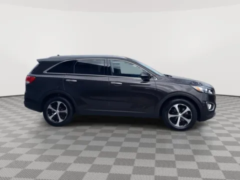 More photos of 2018 Kia Sorento EX at Payless Car Sales, SC