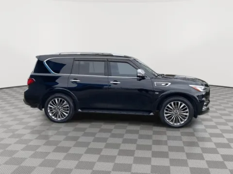 More photos of 2018 INFINITI QX80 Sport Utility 4D at Payless Car Sales, SC