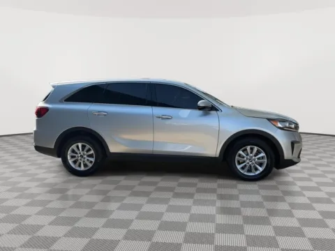More photos of 2019 Kia Sorento LX V6 at Payless Car Sales, SC